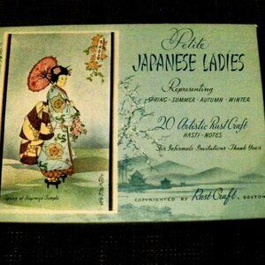 Vintage NIB Rust Craft Box set of 20 Hasti ~ Notes Cards Petite Japanese Ladies